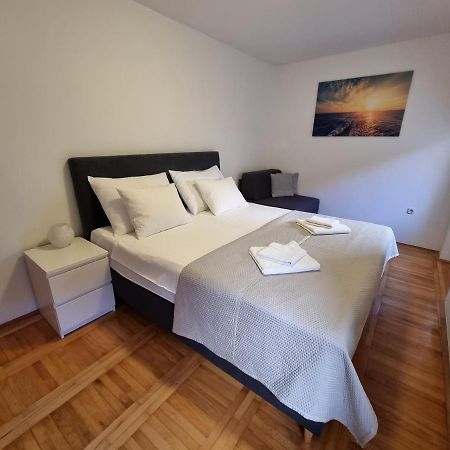 Apartments Ivana Rab Rab Town Exterior photo